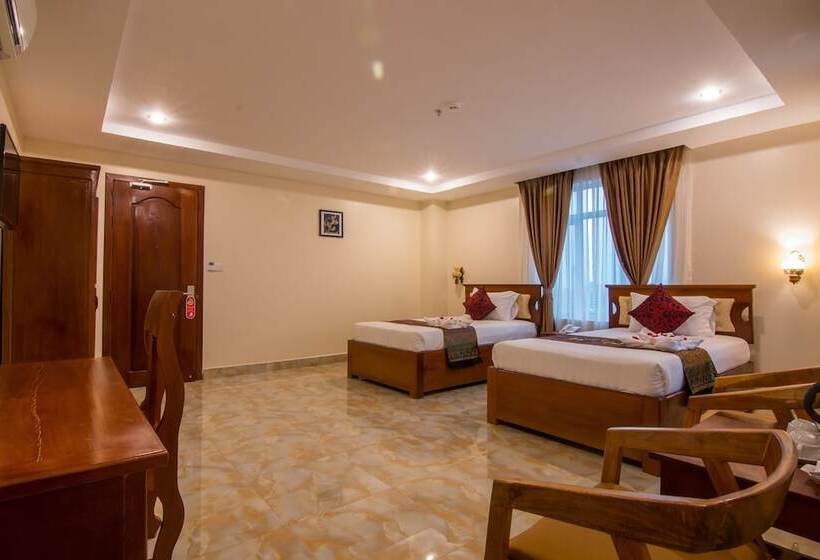 בית מלון כפרי Samnang Laor Phnom Penh