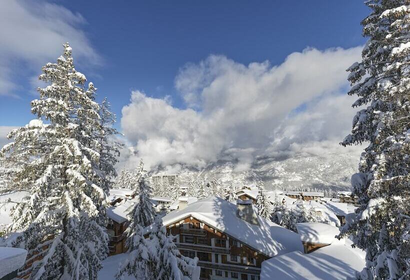 هتل Snow Lodge  Courchevel 1850