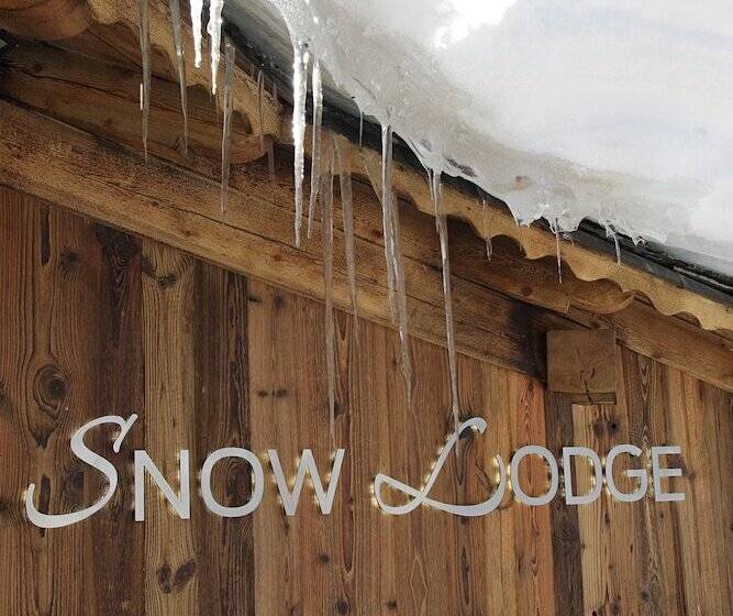 هتل Snow Lodge  Courchevel 1850