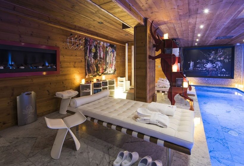 هتل Snow Lodge  Courchevel 1850