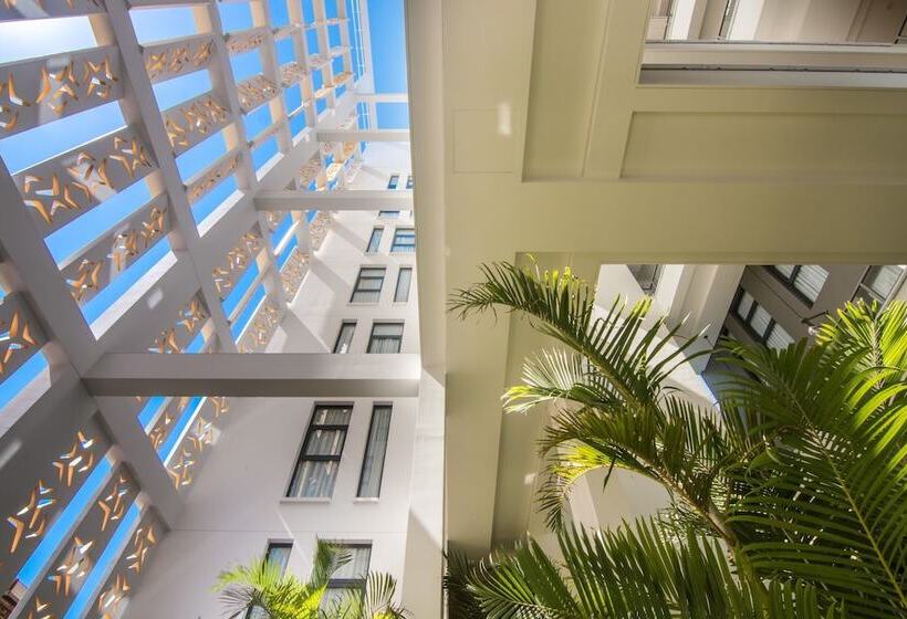 هتل Sun & Moon Urban