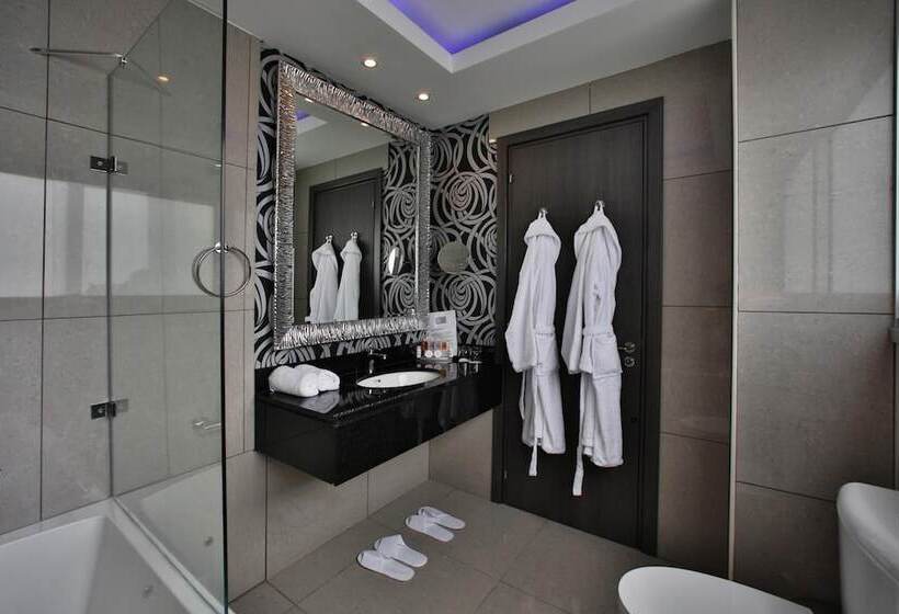 هتل The Josephine Boutique