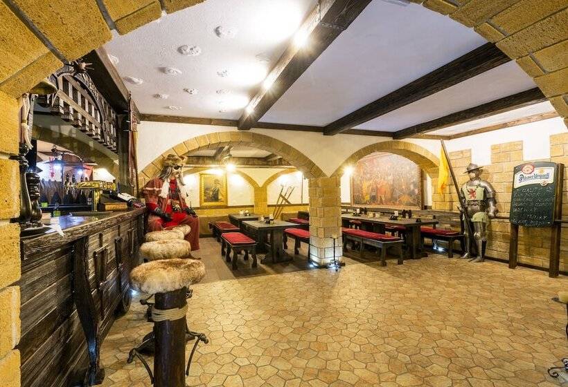 Отель Zámek Lužec Spa & Wellness Resort