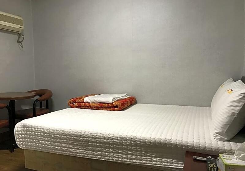 J Motel