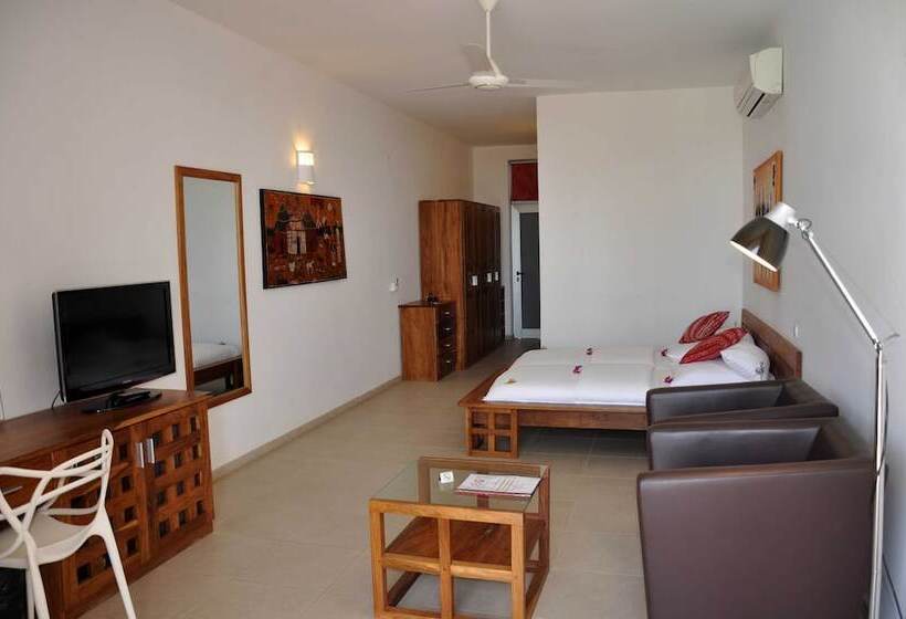 Leo S Beach Hotel & Restaurant   Adults Only