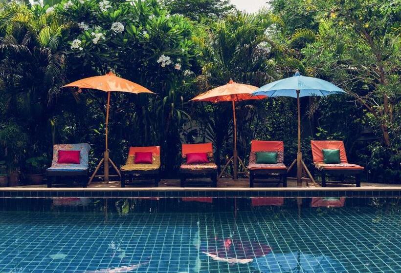 پانسیون Little Village Chiang Mai