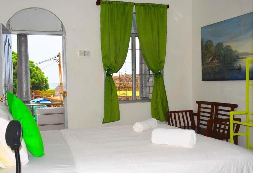 Pensão Rampart View Guesthouse