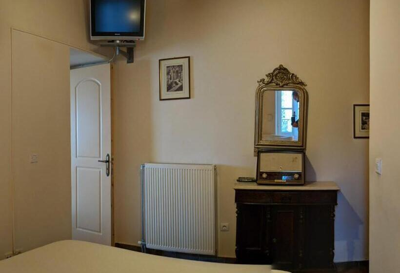 ベッドアンドブレックファースト Gerofotis Traditional Guesthouse Est 1892   Close To Aigio, Akoli, Selianitika