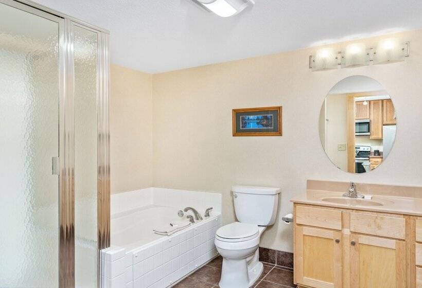 East Bay Suites