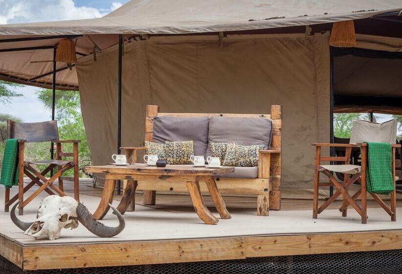 هتل Baobab Tented Camp