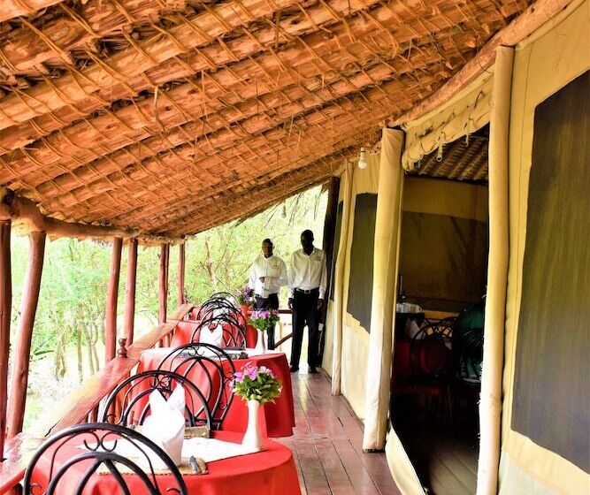 هتل Elangata Olerai Luxury Camp