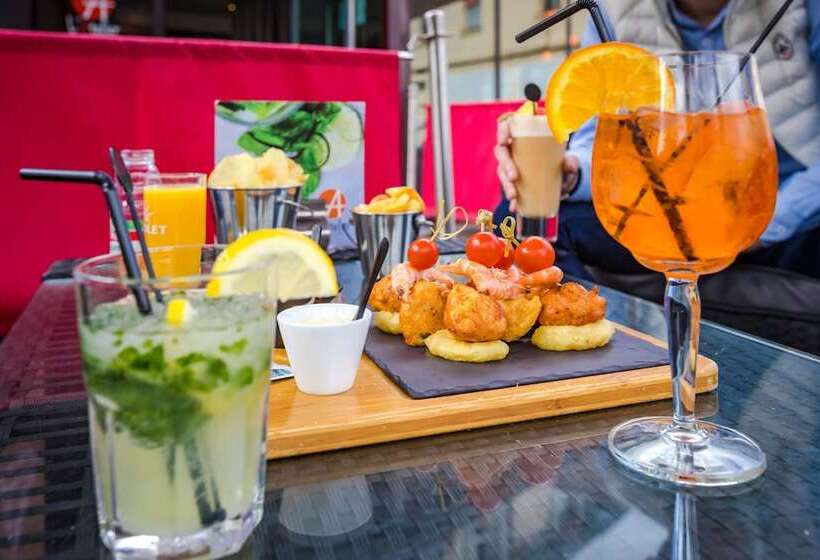 ホテル Logis Hôtel Restaurant Le Fruitier