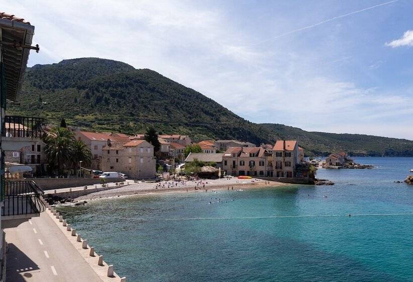 ホテル Apartments And Rooms By The Sea Komiza, Vis   2431