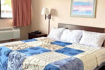 هتل Regency Inn