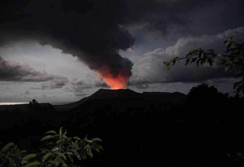 هتل Tanna Lava View Bungalows