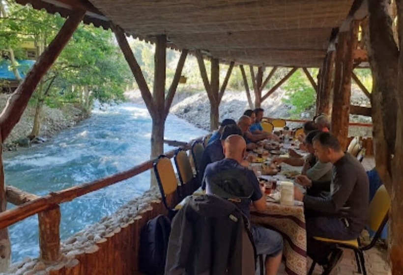 Kapuzbasi Selalesi Sahin Motel