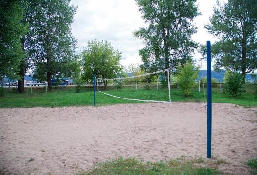 منتجع Alye Parusa