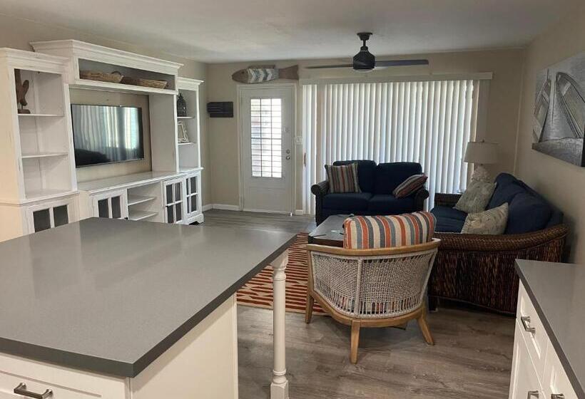 Crystal Cove Villas