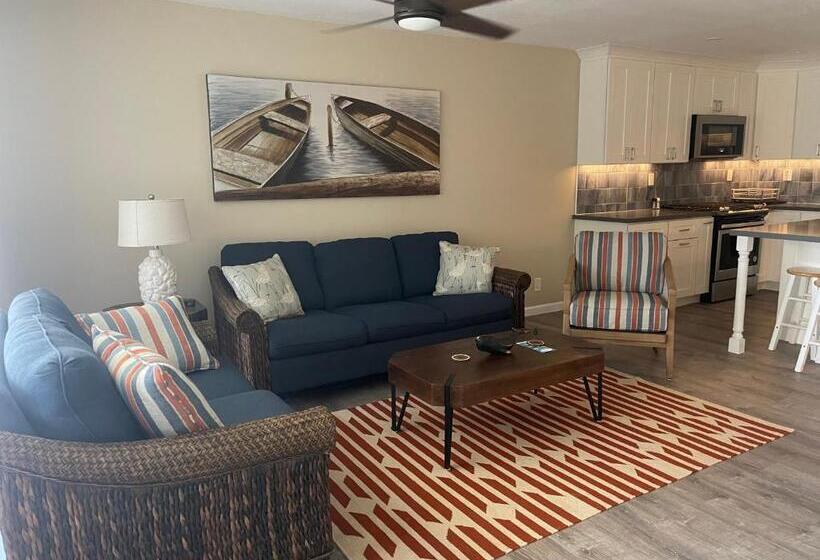 Crystal Cove Villas