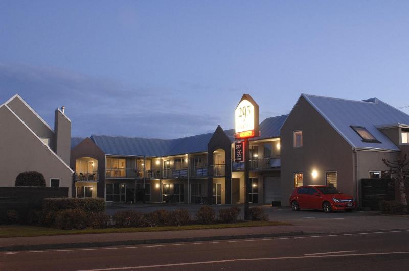 مُتل Shelby Motor Lodge