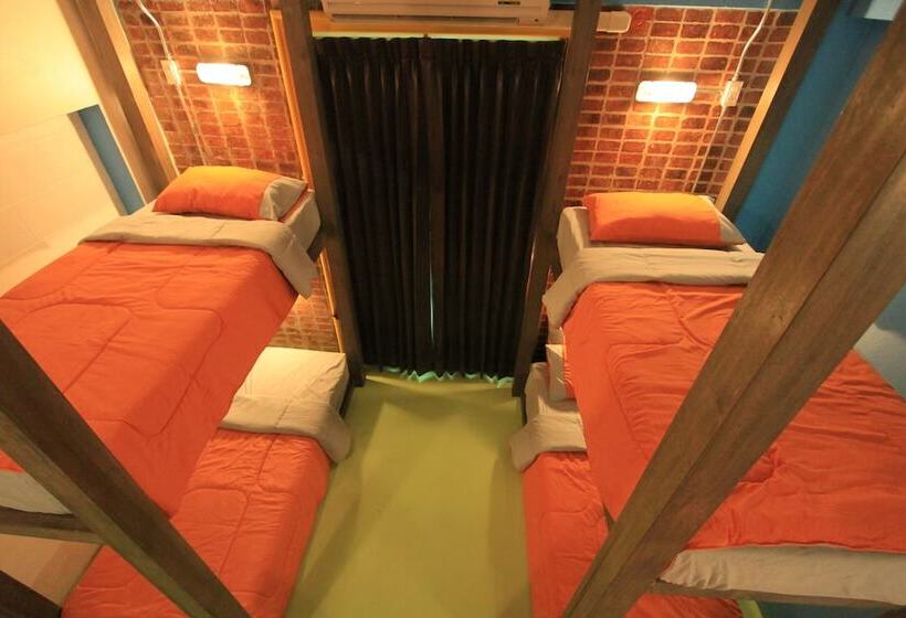 Chic Hostel