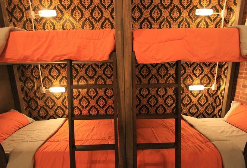 Chic Hostel