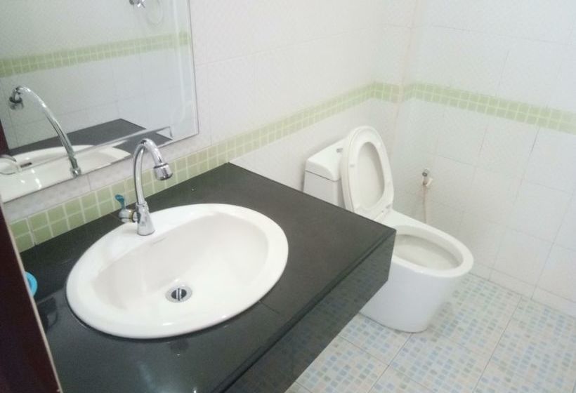 فندق Baan Suan Rimnam Resort