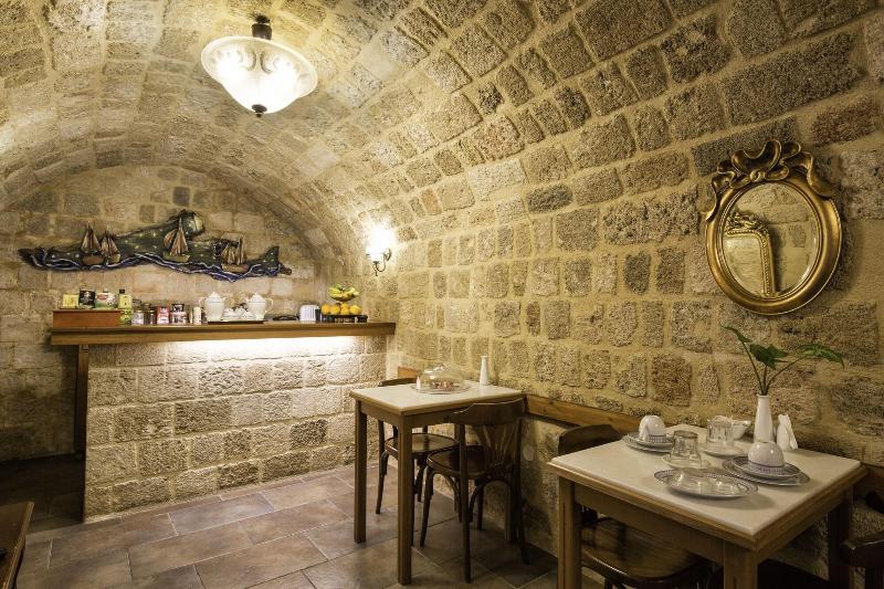 בית מלון כפרי Camelot Traditional & Classic