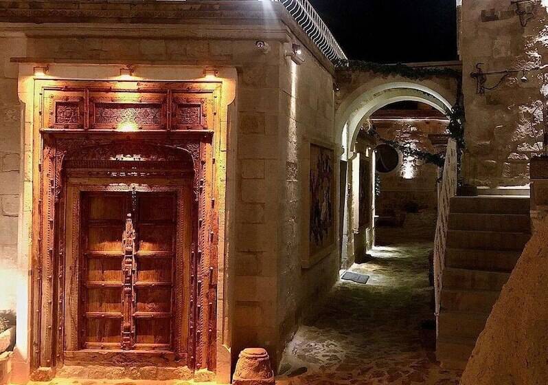 هتل Elika Cave Suites & Spa