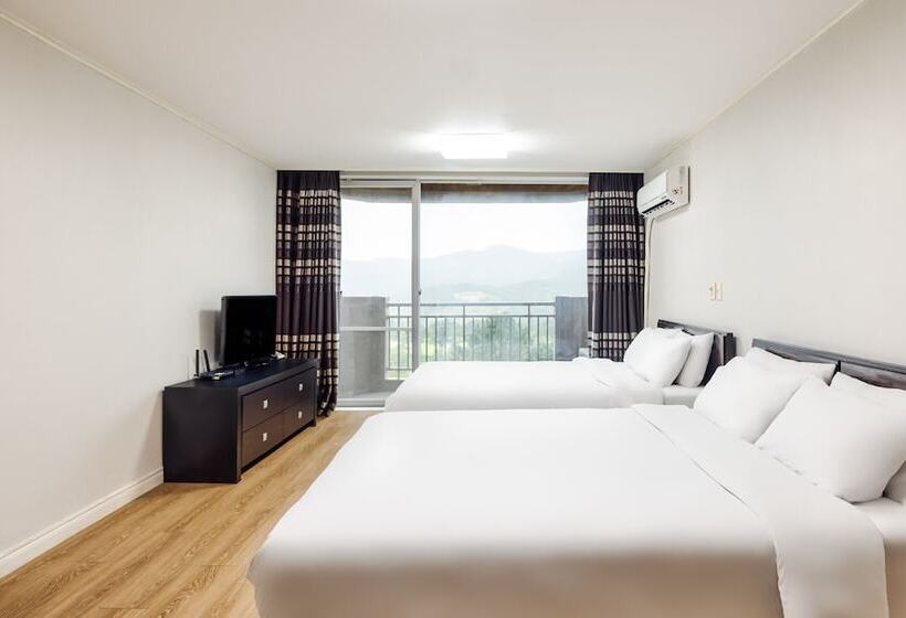 Отель Kensington Resort Gyeongju