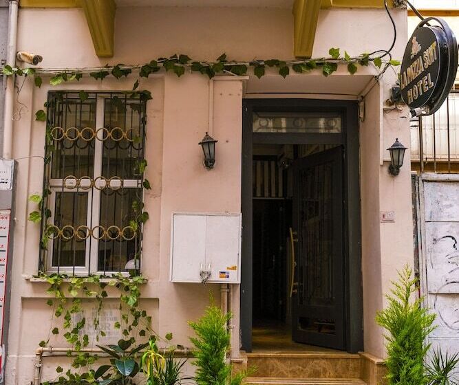 Fotos del hotel La Pazza Suites:  21