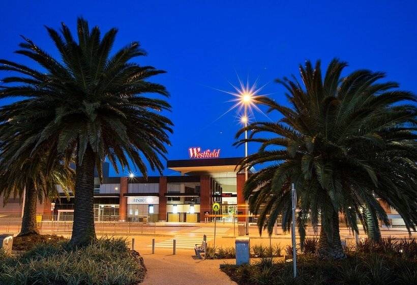 هتل Nightcap At Shoppingtown