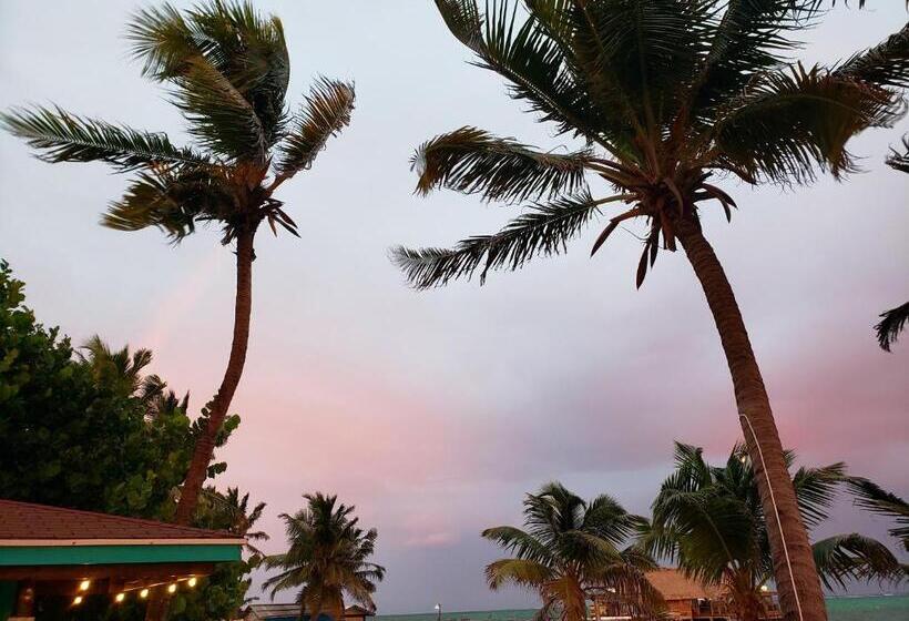 فندق Ocean Tide Beach Resort