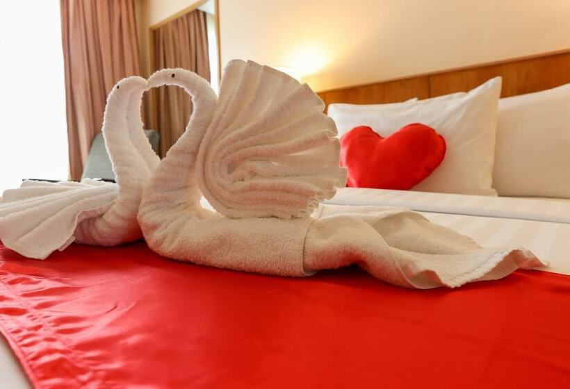 فندق Paseo Premiere