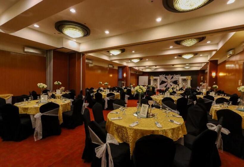 فندق Paseo Premiere