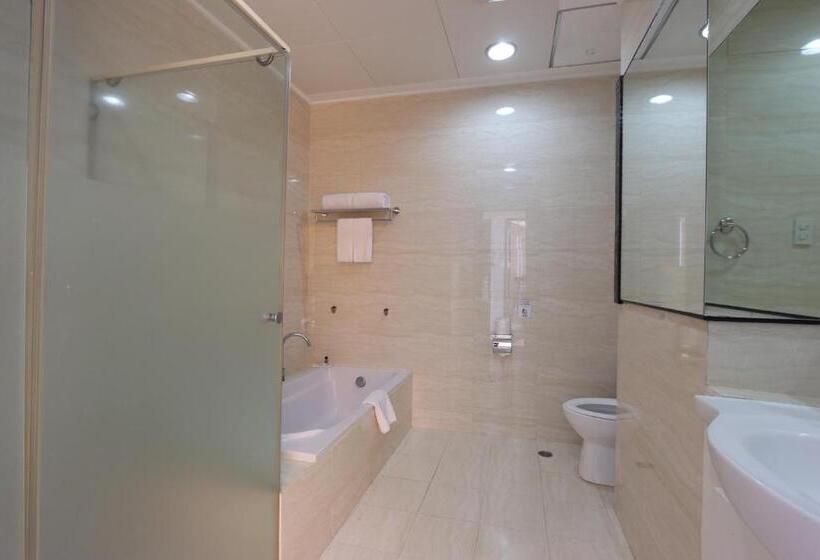 فندق Paseo Premiere