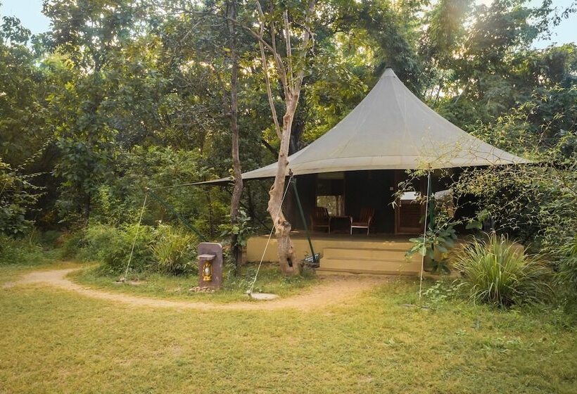 호텔 Pench Jungle Camp