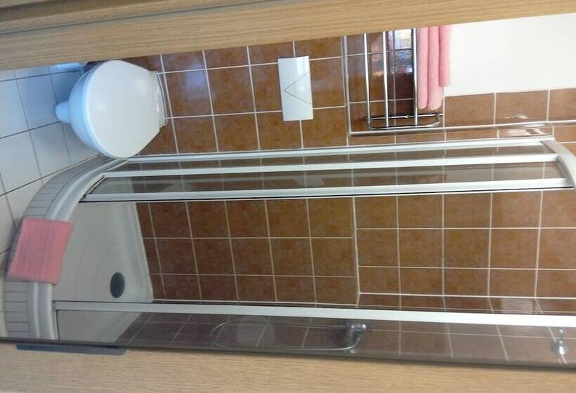 فندق Penzion A Restaurace Na Jízdárně