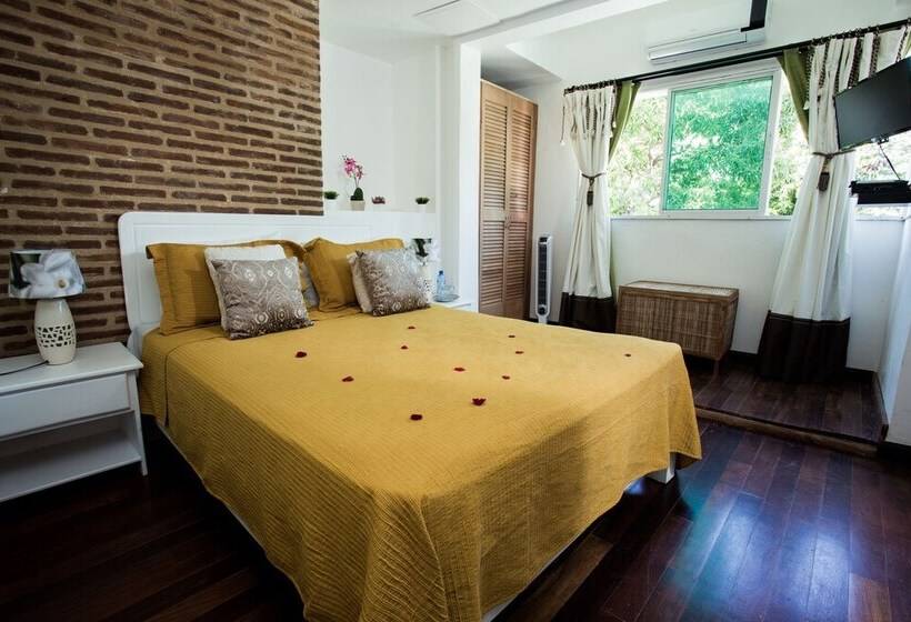 Fotos del hotel Portes 9:  2