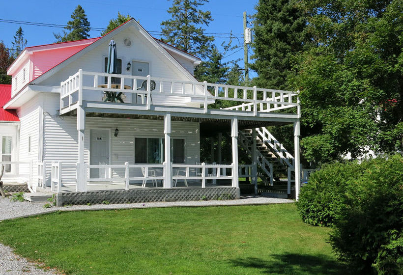 پانسیون Tara Manor Inn