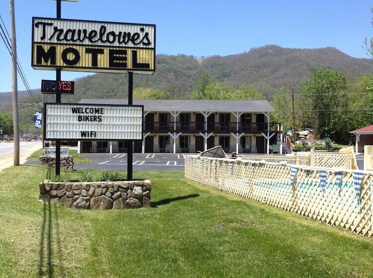 Travelowes Motel  Maggie Valley
