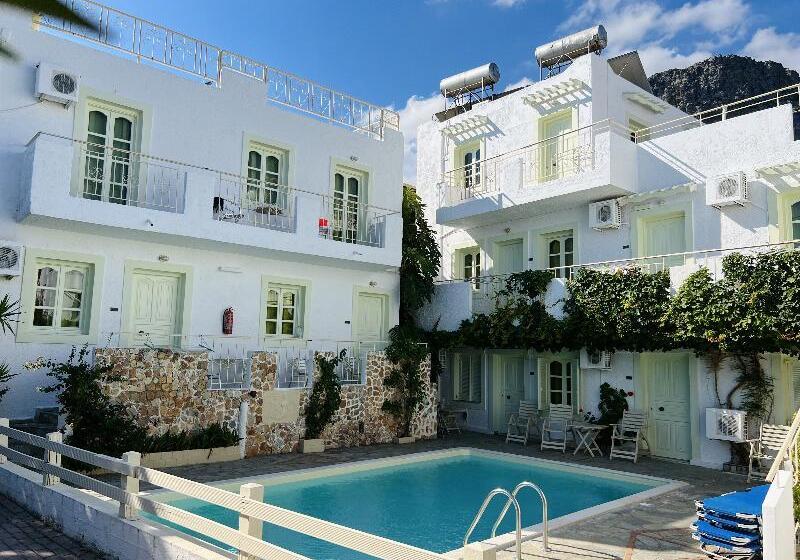 בית מלון כפרי Semiramis Poolside