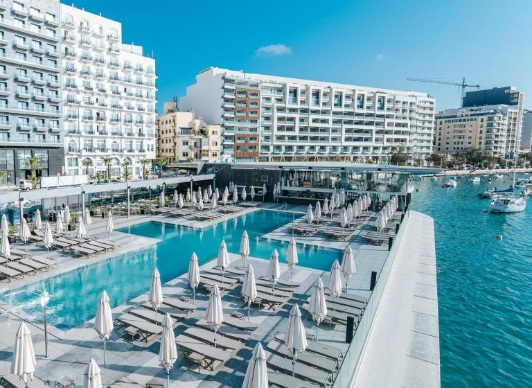 Blubay Apartments By St Hotels