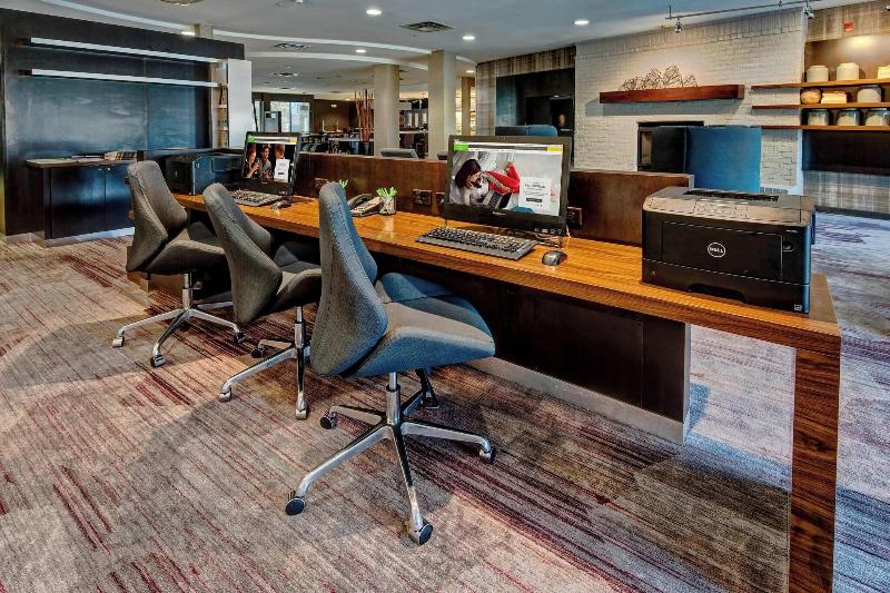 فندق Courtyard By Marriott Memphis Southaven