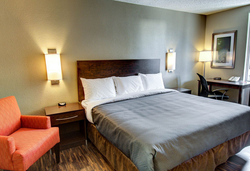 Отель Econo Lodge Takoma Park