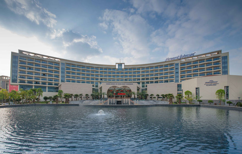 فندق Howard Johnson Hot Spring Resort Wugongshan