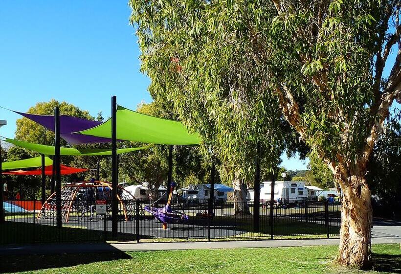 هتل Kirra Beach Tourist Park