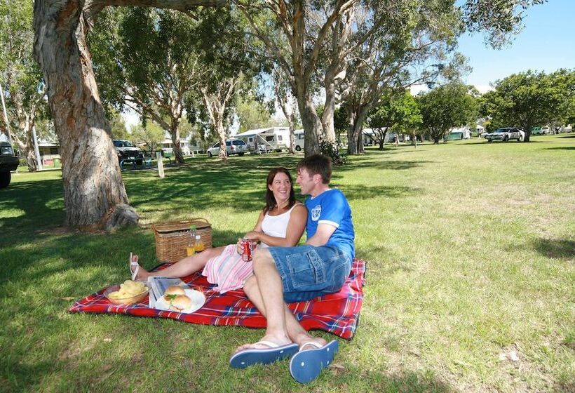 هتل Kirra Beach Tourist Park
