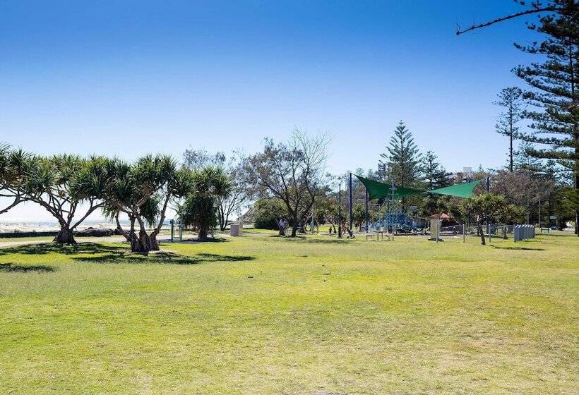 هتل Kirra Beach Tourist Park