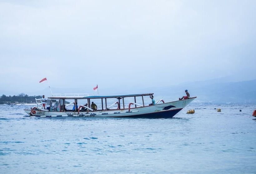 Отель Manta Dive Gili Trawangan Resort